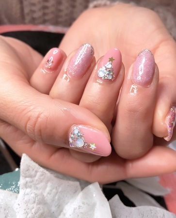 ツリー風 ビジューネイル 京都宇治のネイルサロン ｎａｉｌ ｓａｌｏｎ ｐｌｕｍｓ